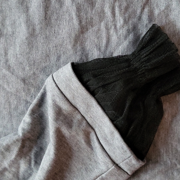 Off Shoulder built in Mesh crew neck Size M - Picture 3 of 3